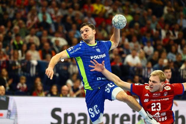 Handball I Herren I Saison 2025 2026 I Bundesliga I 9. Spieltag I HSV Hamburg - VFL Gummersbach I 19.10.2025 Kay Smits (31, VFL Gummersbach) Einar Thorsteinn Olafsson (23, HSV Hamburg) Hamburg Barclaycard Arena Hamburg Deutschland Copyright: xLobeca RalfxHomburgx
