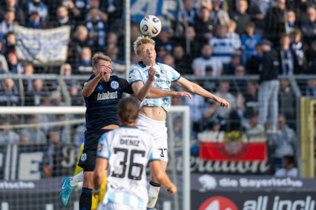 Raphael Schifferl 37 (TSV 1860 Muenchen), Koopfball, TSV 1860 Muenchen vs. MSV Duisburg, 3. Liga, 11. Spieltag, 19.10.2025 DFB regulations prohibit any use of photographs as image sequences and or quasi-video Muenchen Bayern Deutschland