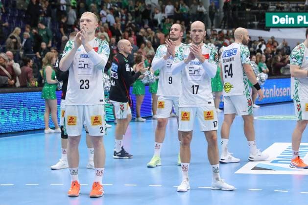 19.10.2025, xgox, Handball - Daikin HBL, SC DHfK Leipzig - SC Magdeburg emspor, v.l. Tim Hornke (Magdeburg, 17) , Magnus Saugstrup (Magdeburg, 23), Jubel ueber den Sieg, Jubel nach Spielende Leipzig