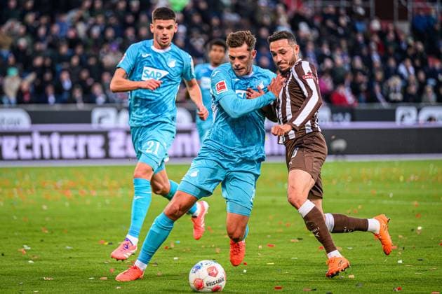 Fußball I Herren I Saison 2025-2026 I Bundesliga I 7. Spieltag I FC St. Pauli - TSG 1899 Hoffenheim I 19.10.2025 Wouter Burger (18, TSG 1899 Hoffenheim), Mathias Pereira Lage (28, FC St. Pauli) Hamburg Millerntor-Stadion Hamburg Deutschland Copyright: xLobecax xHenningxRohlfsx