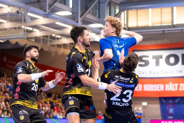 Magnus Holpert (Nr. 22, VfL Lübeck-Schwartau). VfL Luebeck-Schwartau vs. HSG 2000 Coburg, Handball, 2. Bundesliga, 19.10.25 Luebeck Schleswig-Holstein Germany Copyright: xAgentur54Gradx xFelixxKoenigx