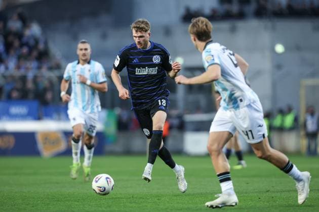 Fussball, 3.Liga Saison 2025 2026 11.Spieltag TSV 1860 München - MSV Duisburg 19.10.2025, Stadion an der Grünwalder Str. Steffen Meuer (MSV Duisburg, 18) München Städt. Stadion an der Grünwalder Str. Bayern Deutschland