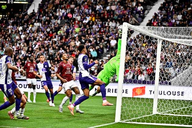 FOOTBALL : Toulouse vs Metz - 8eme Journee de Ligue 1 McDonald S - Toulouse - 19 10 2025 Jonathan Fischer (fcm) Toulouse  Copyright: xThierryxBretonx