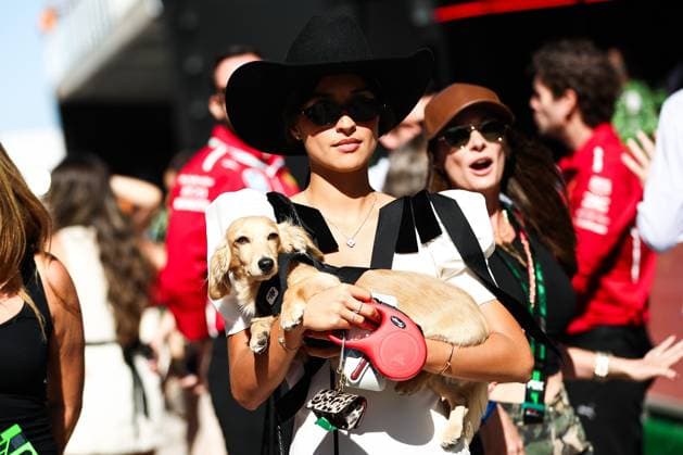 F1 - UNITED STATES GRAND PRIX 2025 Alexandra Saint Mleux, girlfriend of Charles Leclerc and Leo Leclerc Saint Mleux during the 2025 Formula 1 United States Grand Prix, 19th round of the 2025 FIA Formula One World Championship, WM, Weltmeisterschaft from October 17 to 19, 2025 on the Circuit of the Americas, in Austin, Texas, United States of America - AustinUnited States  Copyright: xEricxAlonsox