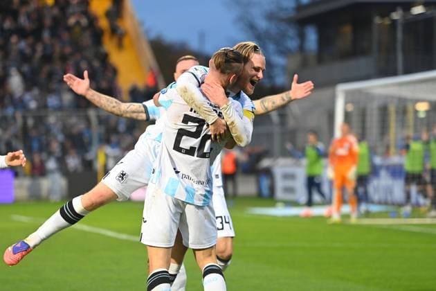 Torjubel Sigurd HAUGEN (TSV 1860 Muenchen) nach Tor zum 2-1 mit Thore JAOCBSEN (TSV 1860 Muenchen), Jubel,Freude,Begeisterung,Aktion. Fussball 3.Liga,11.Spieltag, Saison 2025 26 TSV 1860 Muenchen -MSV Duisburg 3-1, am 19.10.2025 GRUENWALDER STADION.