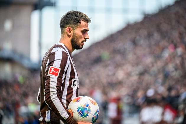 Fußball I Herren I Saison 2025-2026 I Bundesliga I 7. Spieltag I FC St. Pauli - TSG 1899 Hoffenheim I 19.10.2025 Danel Sinani (10, FC St. Pauli) Hamburg Millerntor-Stadion Hamburg Deutschland Copyright: xLobecax xHenningxRohlfsx