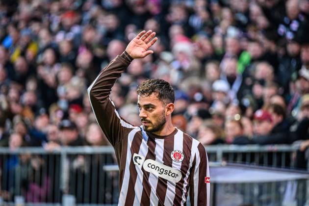 Fußball I Herren I Saison 2025-2026 I Bundesliga I 7. Spieltag I FC St. Pauli - TSG 1899 Hoffenheim I 19.10.2025 Danel Sinani (10, FC St. Pauli) Hamburg Millerntor-Stadion Hamburg Deutschland Copyright: xLobecax xHenningxRohlfsx