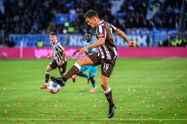 Fußball I Herren I Saison 2025-2026 I Bundesliga I 7. Spieltag I FC St. Pauli - TSG 1899 Hoffenheim I 19.10.2025 Martijn Kaars (19, FC St. Pauli) Hamburg Millerntor-Stadion Hamburg Deutschland Copyright: xLobecax xHenningxRohlfsx