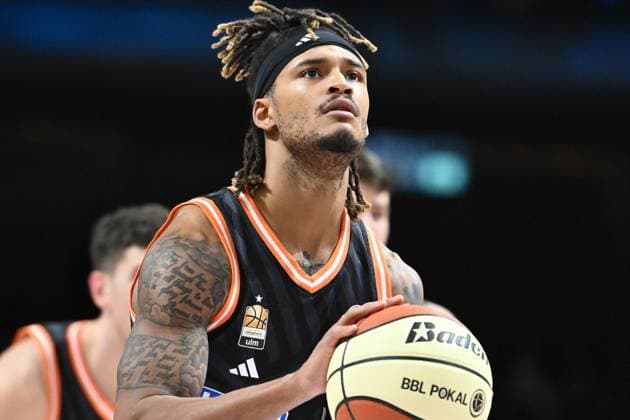 Bryce Brown (Ratiopharm Ulm, 2) GER, Alba Berlin gegen Ratiopharm Ulm, Basketball, BBL Pokal, Saison 2025 2026, Achtelfinale, 19.10.2025 GER, Alba Berlin gegen Ratiopharm Ulm, Basketball, BBL Pokal, Saison 2025 2026, Achtelfinale, 19.10.2025 Berlin Copyright: xEibner-Pressefoto RyanxSleimanx EP_RSN