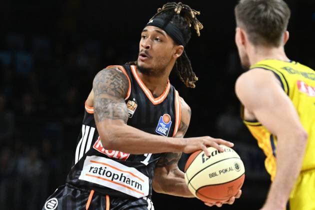 Bryce Brown (Ratiopharm Ulm, 2) GER, Alba Berlin gegen Ratiopharm Ulm, Basketball, BBL Pokal, Saison 2025 2026, Achtelfinale, 19.10.2025 GER, Alba Berlin gegen Ratiopharm Ulm, Basketball, BBL Pokal, Saison 2025 2026, Achtelfinale, 19.10.2025 Berlin Copyright: xEibner-Pressefoto RyanxSleimanx EP_RSN