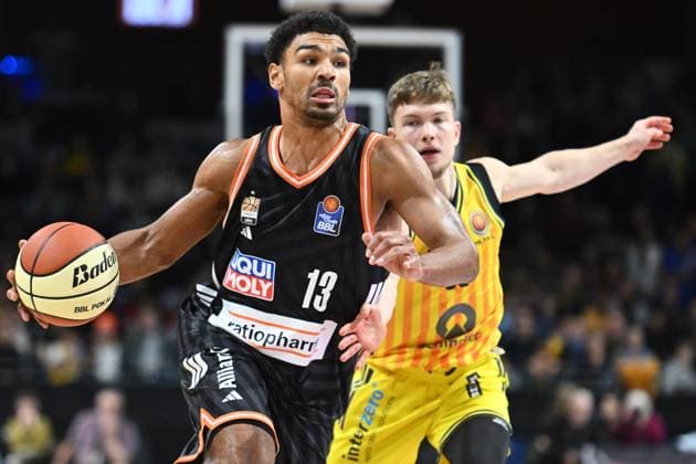 Mark Smith (Ratiopharm Ulm, 13) GER, Alba Berlin gegen Ratiopharm Ulm, Basketball, BBL Pokal, Saison 2025 2026, Achtelfinale, 19.10.2025 GER, Alba Berlin gegen Ratiopharm Ulm, Basketball, BBL Pokal, Saison 2025 2026, Achtelfinale, 19.10.2025 Berlin Copyright: xEibner-Pressefoto RyanxSleimanx EP_RSN
