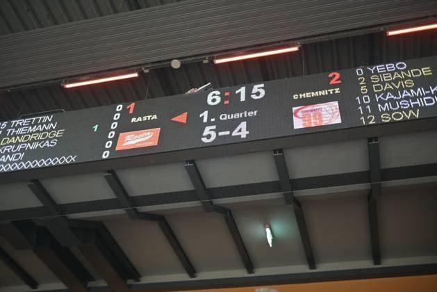 GER, RASTA Vechta - NINERS Chemnitz BBL Pokal 19.10.2025, RASTA Dome, Vechta, GER, RASTA Vechta - NINERS Chemnitz BBL Pokal im Bild Feature Anzeigentafel