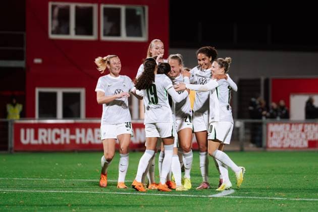 19.10.25, Frauen, Fussball, Google Pixel Frauen Bundesliga, Saison 2025 2026, Bayer 04 Leverkusen - VfL Wolfsburg, 7. Spieltag VfL Wolfsburg Jubel über Tor zum 5:1 durch Guro Bergsvand ( 20 - VfL Wolfsburg) Leverkusen Ulrich-Haberland-Stadion NRW Deutschland