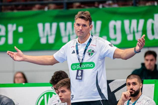 Christian Prokop (TSV Hannover-Burgdorf, Trainer) gestikuliert GER, GWD Minden vs. TSV Hannover-Burgdorf, Handball, 1. Bundesliga, 9. Spieltag, Spielzeit 2025 2026, 19.10.2025 GER, GWD Minden vs. TSV Hannover-Burgdorf, Handball, 1. Bundesliga, 9. Spieltag, Spielzeit 2025 2026, 19.10.2025 Luebbecke Copyright: xEibner-Pressefoto JanxRollingerx EP_JSK