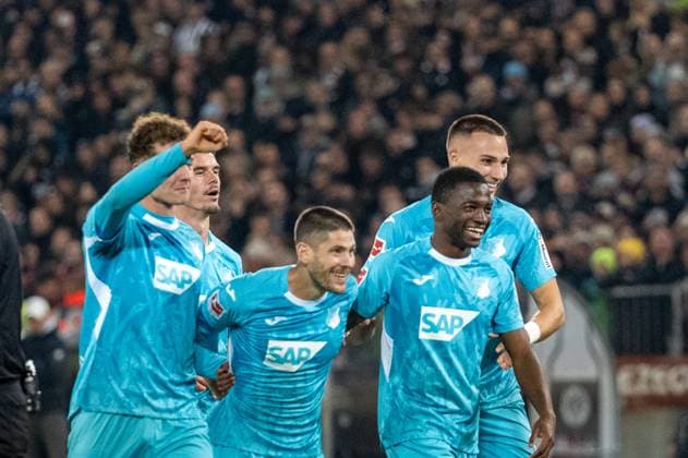 Deutschland, Fussball, 1. Bundesliga, 7. Spieltag 2025 2026, FC St. Pauli - TSG Hoffenheim am 19.10. in Hamburg (Millerntor-Stadion): Torjubel 0:2 durch Andrej Kramaric (TSG Hoffenheim 27) Copyright: xSvenxHeidmannx