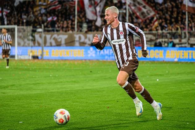 Fußball I Herren I Saison 2025-2026 I Bundesliga I 7. Spieltag I FC St. Pauli - TSG 1899 Hoffenheim I 19.10.2025 Louis Oppie (23, FC St. Pauli) Hamburg Millerntor-Stadion Hamburg Deutschland Copyright: xLobecax xHenningxRohlfsx