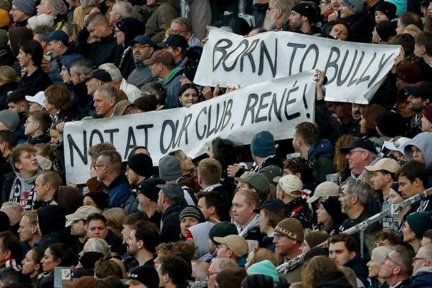 St Pauli auf der Gegengerade kritisieren Rene Born für seine Kritik an Jackson Irvine ( Pauli ) Deutschland , Hamburg , Millerntorstadion , Fussball , 1. Bundesliga , FC St Pauli - TSG Hoffenheim