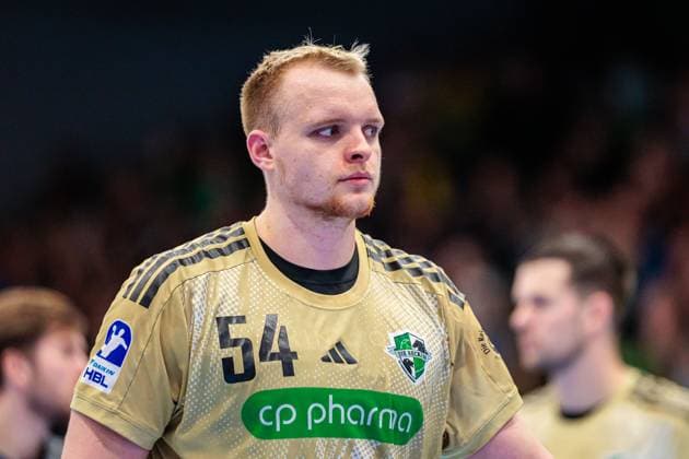 Justus Fischer (TSV Hannover-Burgdorf, 54) ist enttaeuscht traurig nach 33:30 Niederlage GER, GWD Minden vs. TSV Hannover-Burgdorf, Handball, 1. Bundesliga, 9. Spieltag, Spielzeit 2025 2026, 19.10.2025 GER, GWD Minden vs. TSV Hannover-Burgdorf, Handball, 1. Bundesliga, 9. Spieltag, Spielzeit 2025 2026, 19.10.2025 Luebbecke Copyright: xEibner-Pressefoto JanxRollingerx EP_JSK