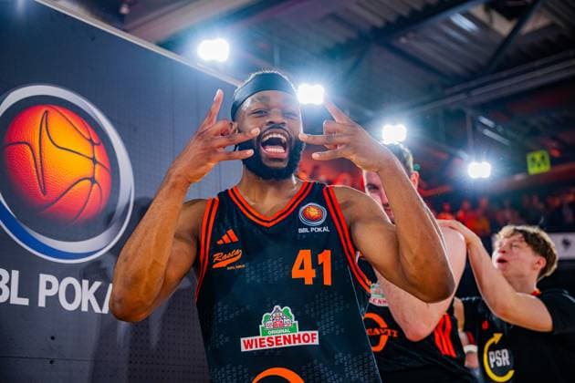 1. Basketball Bundesliga, easyCredit BBL, Saison 2025 2026, Herren, Pokal. Achtelfinale, 19.10.2025, RASTA Vechta - NINERS Chemnitz Lloyd Pandi ( 41 - RASTA Vechta) zeigt Emotionen nach der Partie Vechta RASTA Dome Niedersachsen Deutschland