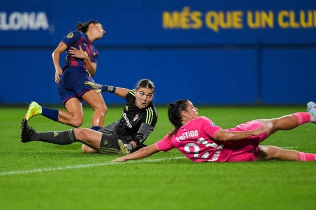 FC Barcelona, Barca v GRANADA CF. JOHAN CRUYFF STADIUM,BARCELONA. October 19,2025 FC BARCELONA vs GRANADA CF. October 19,2025 Kika (18) of FC Barcelona scores his team s second goal during the match between FC Barcelona and Granada CF corresponding to the eighth day of the La Liga F Moeve at the Johan Cruyff Stadium in Barcelona, Spain, on October 19, 2025. Barcelona ESP Copyright: xS.xRosx