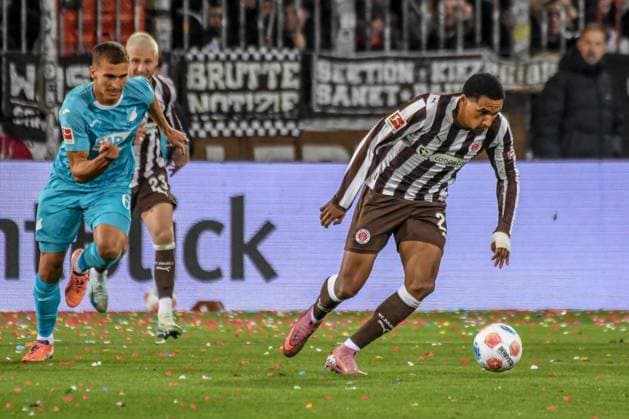 Hountondji Andréas ( Pauli ) Grischa Prömel ( Hoffenheim ) Deutschland , Hamburg , Millerntorstadion , Fussball , 1. Bundesliga , FC St Pauli - TSG Hoffenheim