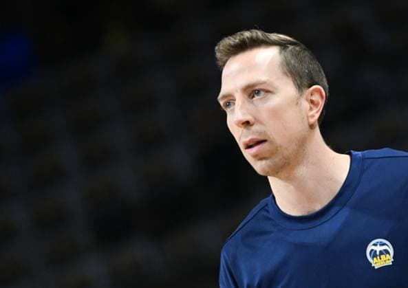 19.10.2025, xlakx, Basketball easyCredit BBL Pokal Achtelfinale, Alba Berlin - Ratiopharm Ulm v.l. Justin Bean (Alba Berlin) Portrait, Portraet, Einzelbild Berlin