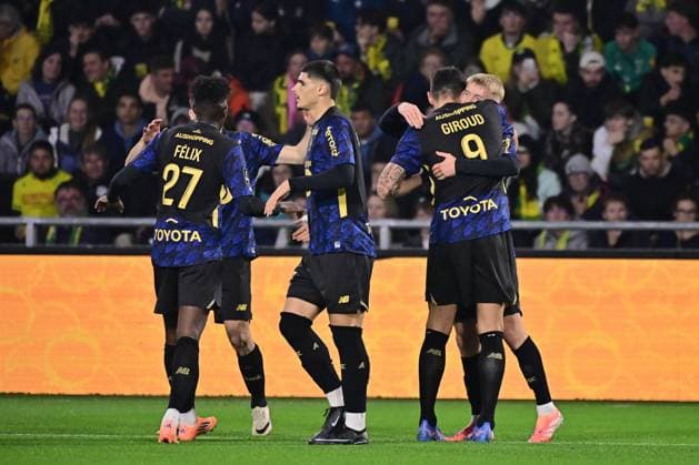 FOOTBALL : Nantes vs Lille - Ligue 1 - 19 10 2025 Hakon Haraldsson ( 10 - Lille ) celebrates with teammates during the Ligue 1match between FC Nantes and Lille OSC at Stade de la Beaujoire on October 19, 2025 in Nantes, France. ( Photo by Federico Pestellini PsnewZ ) - NantesFrance  Copyright: xFedericoxPestellinix