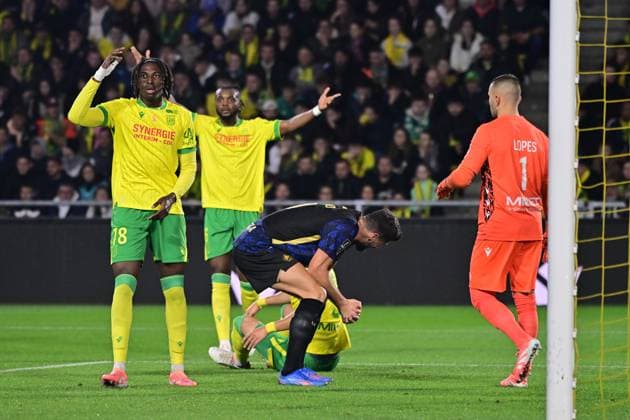 FOOTBALL : Nantes vs Lille - Ligue 1 - 19 10 2025 Olivier Giroud ( 9 - Lille ) looks dejected during the Ligue 1match between FC Nantes and Lille OSC at Stade de la Beaujoire on October 19, 2025 in Nantes, France. ( Photo by Federico Pestellini PsnewZ ) - NantesFrance  Copyright: xFedericoxPestellinix