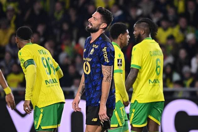 FOOTBALL : Nantes vs Lille - Ligue 1 - 19 10 2025 Olivier Giroud ( 9 - Lille ) looks dejected during the Ligue 1match between FC Nantes and Lille OSC at Stade de la Beaujoire on October 19, 2025 in Nantes, France. ( Photo by Federico Pestellini PsnewZ ) - NantesFrance  Copyright: xFedericoxPestellinix