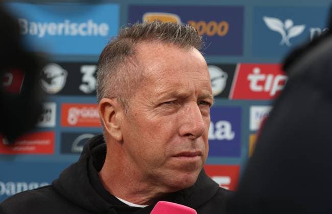 Fussball, Herren, 3.Liga, Saison 2025 2026, TSV 1860 München - MSV Duisburg, Grünwalder Stadion Markus Kauczinski, Trainer (TSV 1860 München) beim Interview Magenta Kopf ,Portrait
