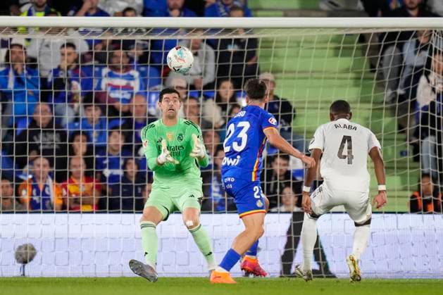 Getafe CF v Real Madrid CF - LaLiga EA Sports Thibaut Courtois goalkeeper of Real Madrid and Belgium makes a save during the LaLiga EA Sports match between Getafe CF and Real Madrid CF at Coliseum on October 19, 2025 in Getafe, Spain. Getafe Madrid Spain  Copyright: xJosexBretonx originalFilename:bretonhernandez-getafecf251019_npO0V.jpg