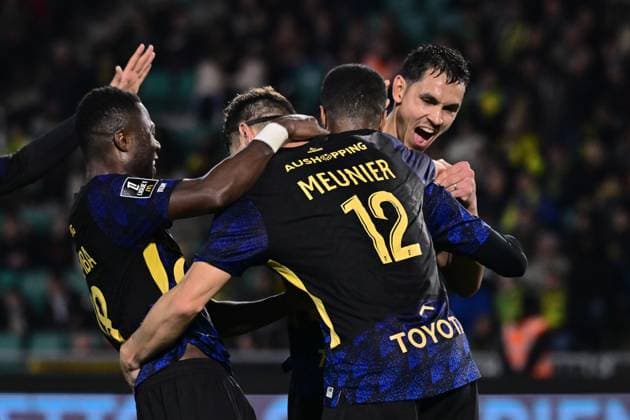 FOOTBALL : Nantes vs Lille - Ligue 1 - 19 10 2025 Hamza Igmane ( 29 - Lille ) celebrates with teammates during the Ligue 1match between FC Nantes and Lille OSC at Stade de la Beaujoire on October 19, 2025 in Nantes, France. ( Photo by Federico Pestellini PsnewZ ) - NantesFrance  Copyright: xFedericoxPestellinix