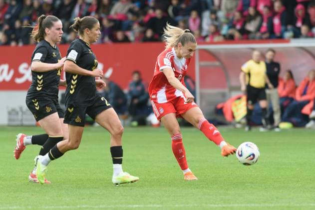 Katharina Naschenweng (19 FC Bayern Munich) with a shot on goal during the Google Pixel Frauen-Bundesliga match between FC Bayern Munich and 1.FC Cologne at FC Bayern Campus Munich, Germany. Copyright: xSvenxBeyrich SPPx Sportspressphoto_SPR45392
