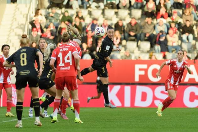 Marina Hegering (33 1. FC Cologne) missing a high ball during the Google Pixel Frauen-Bundesliga match between FC Bayern Munich and 1.FC Cologne at FC Bayern Campus Munich, Germany. Copyright: xSvenxBeyrich SPPx Sportspressphoto_SPR45409