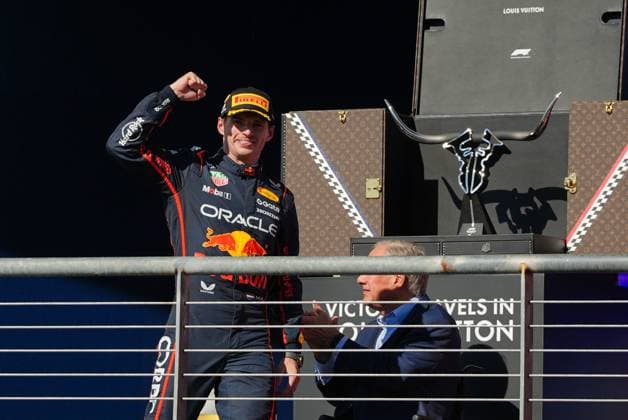 Max Verstappen (NED), Oracle Red Bull Racing, 1 gestures to the crowd after winning the race during United States Grand Prix 2025, Formula 1 Championship in Austin, USA, October 19 2025  Copyright: xScottxColeman IPAxSportx xipa-agency.netx xx IPA_66832264 IPA_Agency_IPA66832264