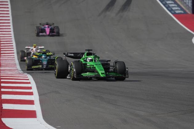 FORMULA 1 MSC CRUISES UNITED STATES GRAND PRIX 2025 19.10.2025, Circuit of The Americas, Austin, FORMULA 1 MSC CRUISES UNITED STATES GRAND PRIX 2025 , im Bild Nico Hülkenberg (DEU), Stake F1 Team Kick Sauber, Fernando Alonso (ESP), Aston Martin Aramco Cognizant Formula One Team