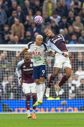 Tottenham Hotspur v Aston Villa, Premier League, Football, Tottenham Hotspur Stadium, London, UK - 19 Oct 2025 Boubacar Kamara of Aston Villa and Richarlison of Tottenham Hotspur compete for the aerial ball London The Tottenham Hotspur Stadium GBR, UK NEWSPAPERS OUT Copyright: xEllixBirchx