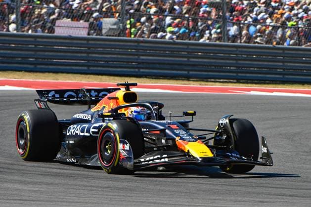 AUSTIN, TX - OCTOBER 19: Oracle Red Bull Racing driver Max Verstappen (1) of the Netherlands makes his way through turn 1 during the Formula 1 MSC Cruises United States Grand Prix on October 19, 2025, at Circuit of The Americas in Austin, Texas. (Photo by Ken Murray Icon Sportswire) AUTO: OCT 19 F1 United States Grand Prix EDITORIAL USE ONLY Icon2510190211