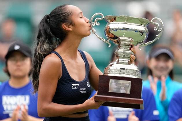 Leylah Fernandez (CAN), OCTOBER 19, 2025 - Tennis : Singles Victory Ceremony at Morita Tennis Center Utsubo during Kinoshita Group Japan Open Tennis Championships 2025 in Osaka, Japan. Noxthirdxpartyxsales  aflo_307436303