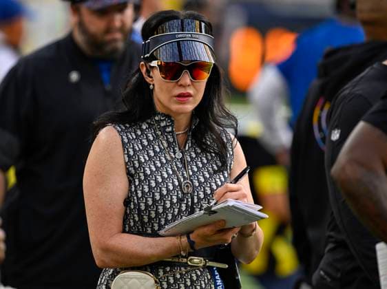 October 19, 2025 Indianapolis Colts owner Carlie Irsay-Gordon in action during an NFL, American Football Herren, USA game in Inglewood, California. Mandatory Photo Credit : CSM Inglewood United States of America - ZUMAc04_ 20251019_zma_c04_228 Copyright: xCharlesxBausx
