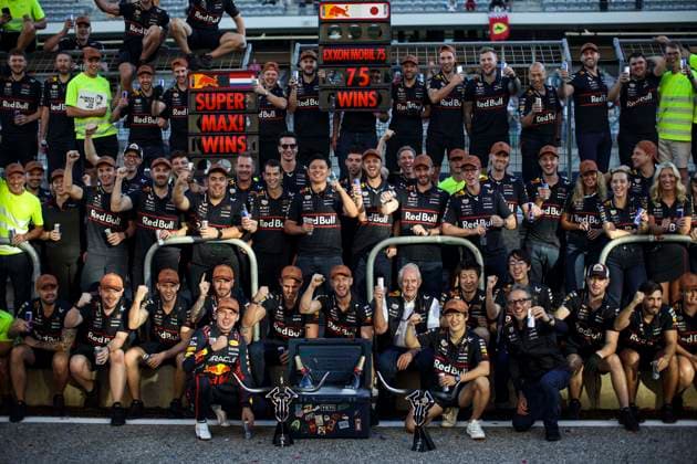 F1 - UNITED STATES GRAND PRIX 2025 Red Bull Racing celebration victory MARKO Helmut (aut), Drivers™ Manager of Red Bull Racing, portrait MEKIES Laurent (fra), CEO of Red Bull Racing, portrait TSUNODA Yuki (jap), Red Bull Racing RB21, portrait, VERSTAPPEN Max (ned), Red Bull Racing RB21, portrait during the 2025 Formula 1 United States Grand Prix, 19th round of the 2025 FIA Formula One World Championship, WM, Weltmeisterschaft from October 17 to 19, 2025 on the Circuit of the Americas, in Austin, Texas, United States of America - AustinUnited States Copyright: xXavixBonillax