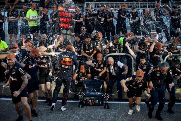 F1 - UNITED STATES GRAND PRIX 2025 Red Bull Racing celebration victory MARKO Helmut (aut), Drivers™ Manager of Red Bull Racing, portrait MEKIES Laurent (fra), CEO of Red Bull Racing, portrait TSUNODA Yuki (jap), Red Bull Racing RB21, portrait, VERSTAPPEN Max (ned), Red Bull Racing RB21, portrait during the 2025 Formula 1 United States Grand Prix, 19th round of the 2025 FIA Formula One World Championship, WM, Weltmeisterschaft from October 17 to 19, 2025 on the Circuit of the Americas, in Austin, Texas, United States of America - AustinUnited States Copyright: xXavixBonillax
