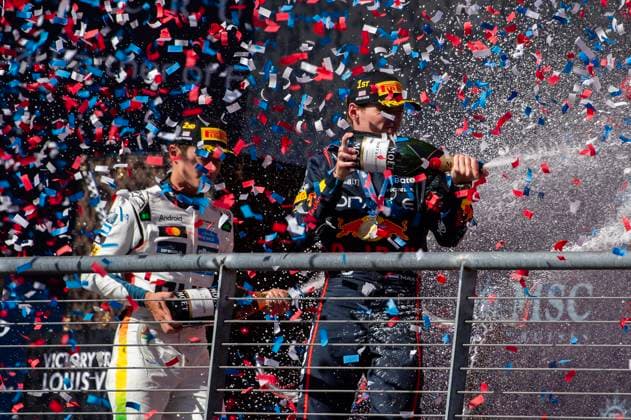 October 19, 2025, Austin, Texas, USA: LANDO NORRIS (4) Second Place, MAX VERSTAPPEN (1) First Place celebrate their podium win at the Formula 1 MSC Cruises United States Grand Prix, Circuit of the Americas in Austin on Sunday. Austin USA - ZUMAc04_ 20251019_faf_c04_023 Copyright: xMarioxCantux