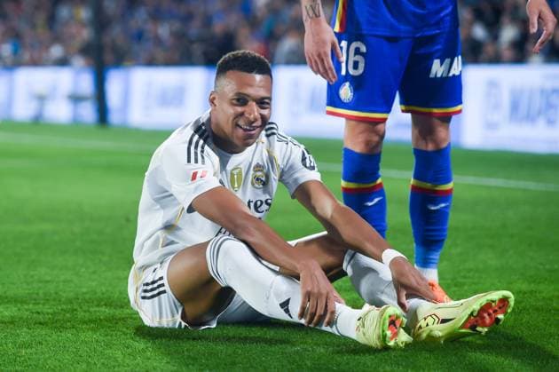 (251020) -- SPAIN, Oct. 20, 2025 -- Kylian Mbappe of Real Madrid reacts during the Laliga football match between Real Madrid and Getafe CF in Getafe, Spain, Oct. 19, 2025. (Photo by Xinhua) (SP)SPAIN-MADRID-FOOTBALL-LALIGA-REAL MADRID VS GETAFE CF GustavoxValiente 