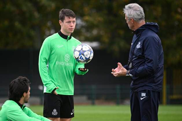 Royale Union Saint-Gilloise v Inter Milan - UEFA Champions League Media Activities 20 10 2025 BRUSSELS, BELGIUM - OCTOBER 20 : Rasmussen Mathias midfielder of Union Saint-Gilloise and Meert Bart assistant coach of Union Saint-Gilloise pictured during a training session ahead of the UEFA Champions League 2025 26 League Phase MD3 match between Royale Union Saint-Gilloise and Inter Milan on October 20, 2025 in Brussels, Belgium, 20 10 2025 Brussels Belgium  Copyright: xPeterxDexVoechtx