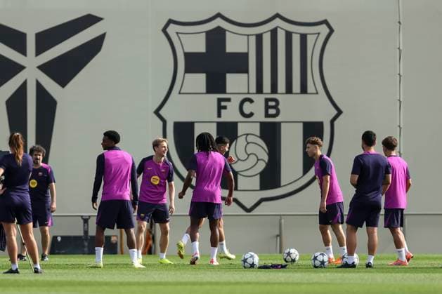 October 20, 2025, Sant Joan Despi, Barcelona, SPAIN: Frenkie de Jong during the training day of FC Barcelona, Barca ahead UEFA Champions League 2025 26, football match against Olympiacos at Ciutat Esportiva Joan Gamper on October 20, 2025 in Sant Joan Despi, Barcelona, Spain. Sant Joan Despi SPAIN - ZUMAa181 20251020_zaa_a181_006 Copyright: xJavierxBorregox
