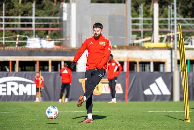 Fußball, Herren, Saison 2025 2026, 1. Bundesliga, 1. FC Union Berlin, Training, Oliver Burke (1. FC Union Berlin), 20.10. 2025, Copyright: xMatthiasxKochx