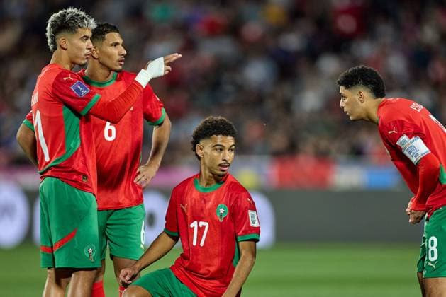 (251020) -- SANTIAGO, Oct. 20, 2025 -- Yassir Zabiri (1st L) of Morocco prepares for a free kick during the final match between Argentina and Morocco at the FIFA U-20 World Cup Chile 2025 in Santiago, Chile, Oct. 19, 2025. ) (SP)CHILE-SANTIAGO-FOOTBALL-FIFA U20 WORLD CUP-FINAL MengxDingbo 