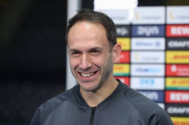 19.10.2025, xtgx, Handball, Daikin HBL, SC DHfK Leipzig - SC Magdeburg v.l. Raul Alonso (Leipzig, Trainer) Portrait, Portraet, Einzelbild Leipzig