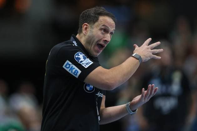 19.10.2025, xtgx, Handball, Daikin HBL, SC DHfK Leipzig - SC Magdeburg v.l. Raul Alonso (Leipzig, Trainer) Leipzig